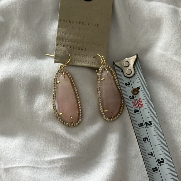 Anthropologie Sola Drop
Earrings Rose Quartz elegant sophisticated - Picture 5 of 5
